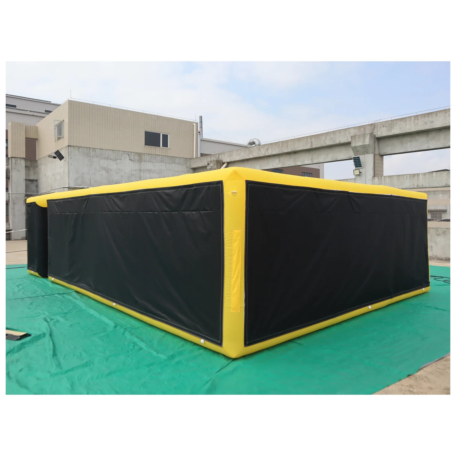 Kids Outdoor Inflatable - Aufblasbares Labyrinth 5x8m 16x26ft Gelb-Schwarz Sport